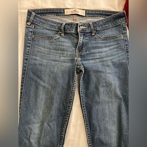Hollister mid rise skinny jeans